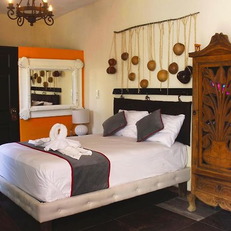 Casa Aluxes Hotel 바야돌리드 외부 사진